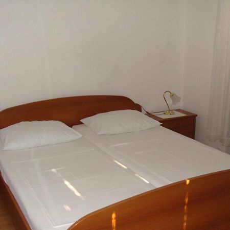Apartmani Svetina 沃迪切 外观 照片