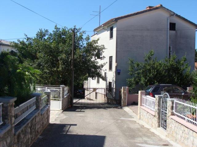 Apartmani Svetina 沃迪切 外观 照片